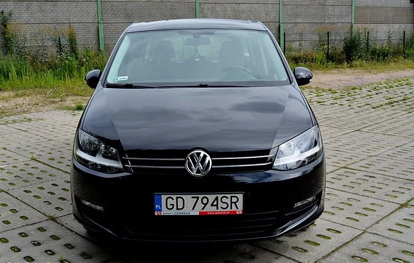 Volkswagen Sharan cena 44900 przebieg: 203000, rok produkcji 2013 z Niemodlin małe 232
